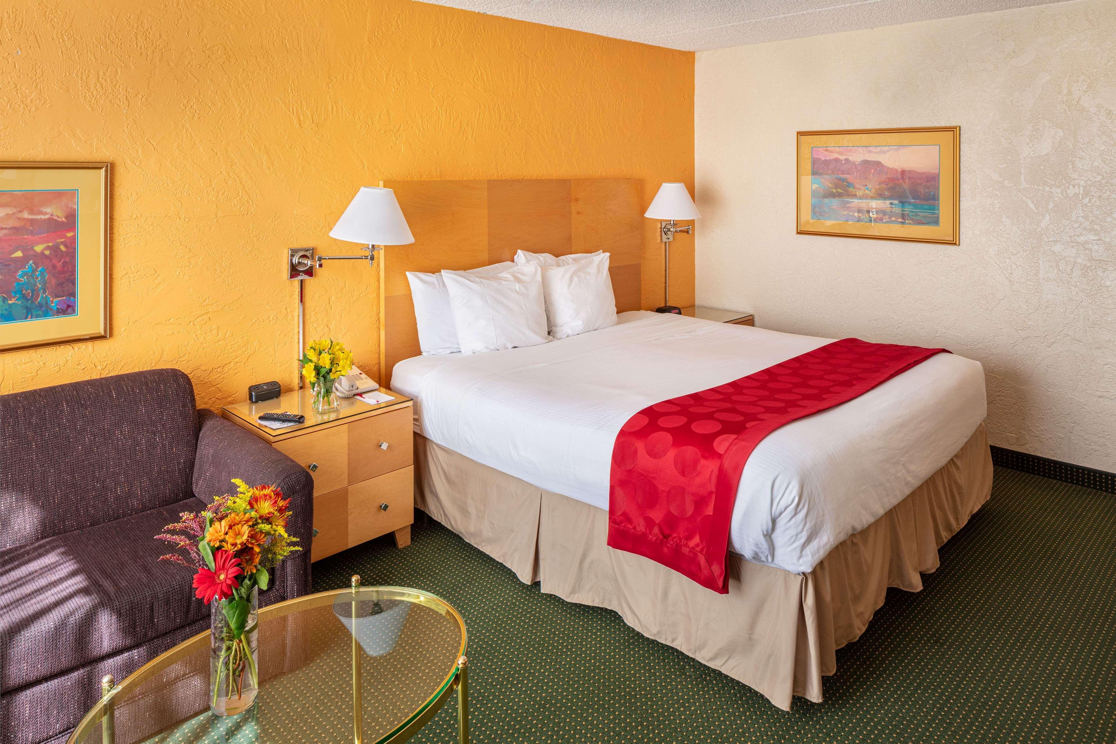 Ramada By Wyndham Hotel Tucson