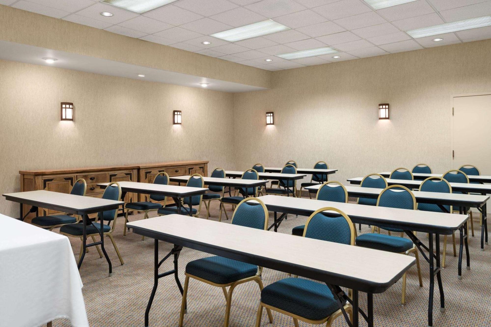 Hotel Ramada By Wyndham 3*
