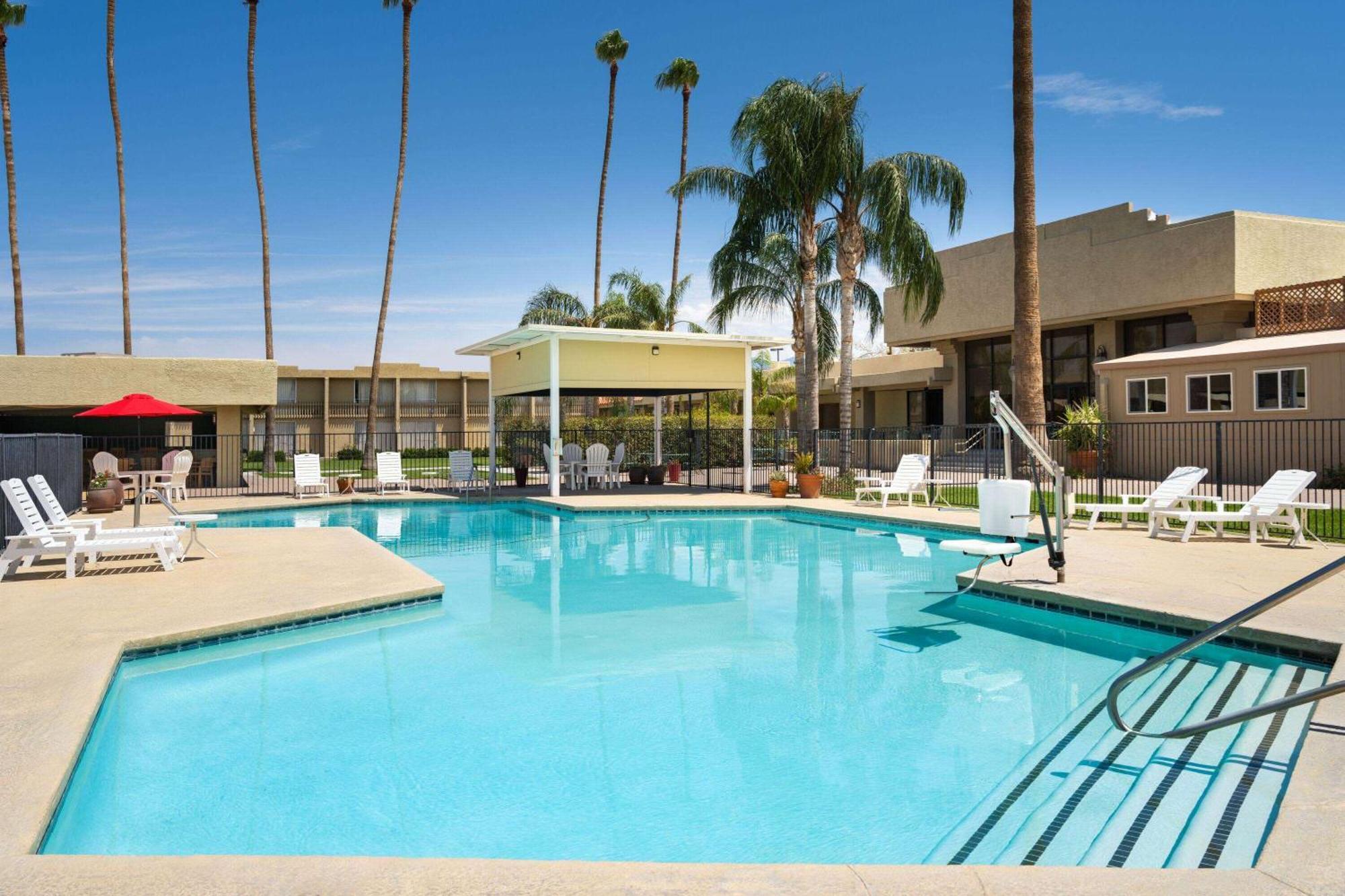 Ramada By Wyndham 3*