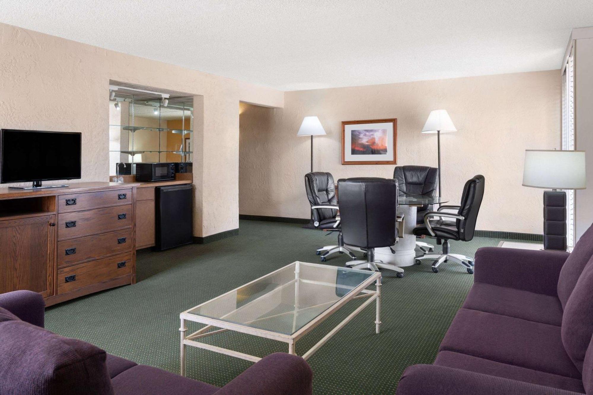 Hotel Ramada By Wyndham