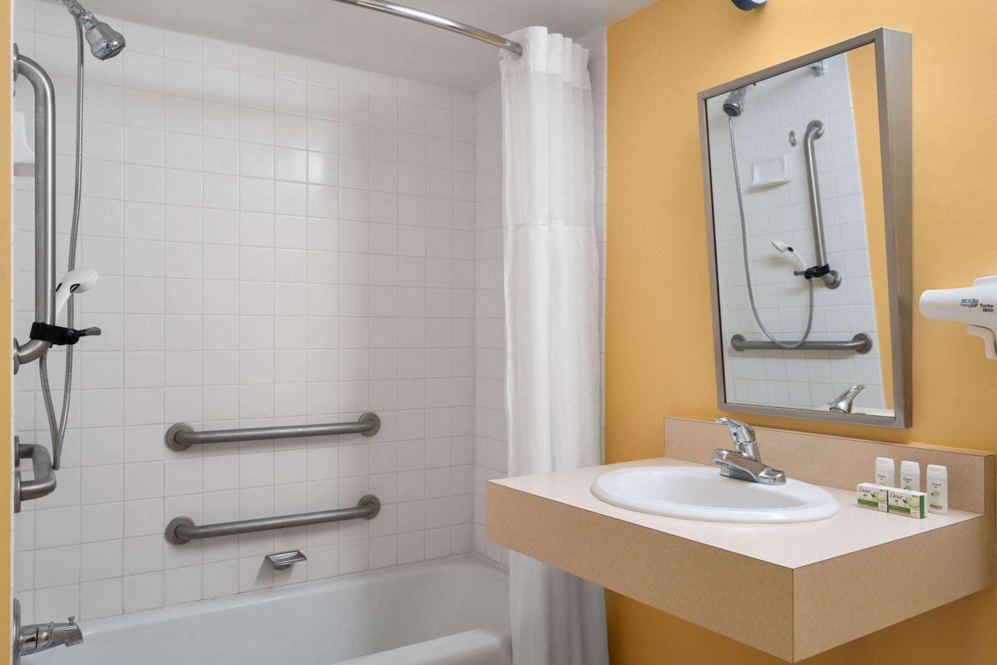 Hotel Ramada By Wyndham 3*