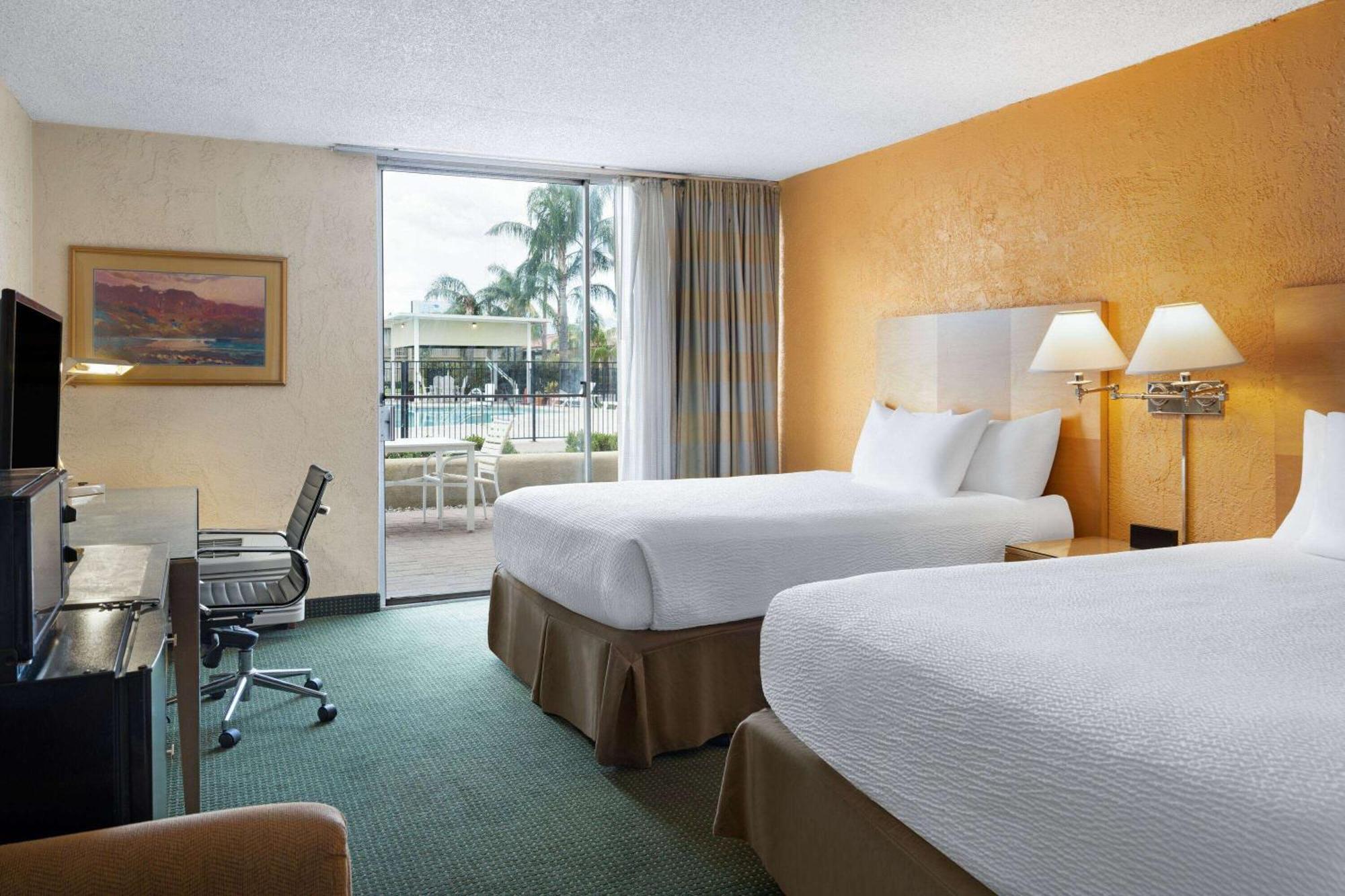 Ramada By Wyndham 3*