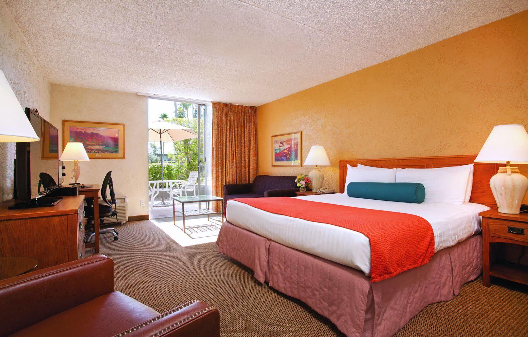 Ramada By Wyndham 3*