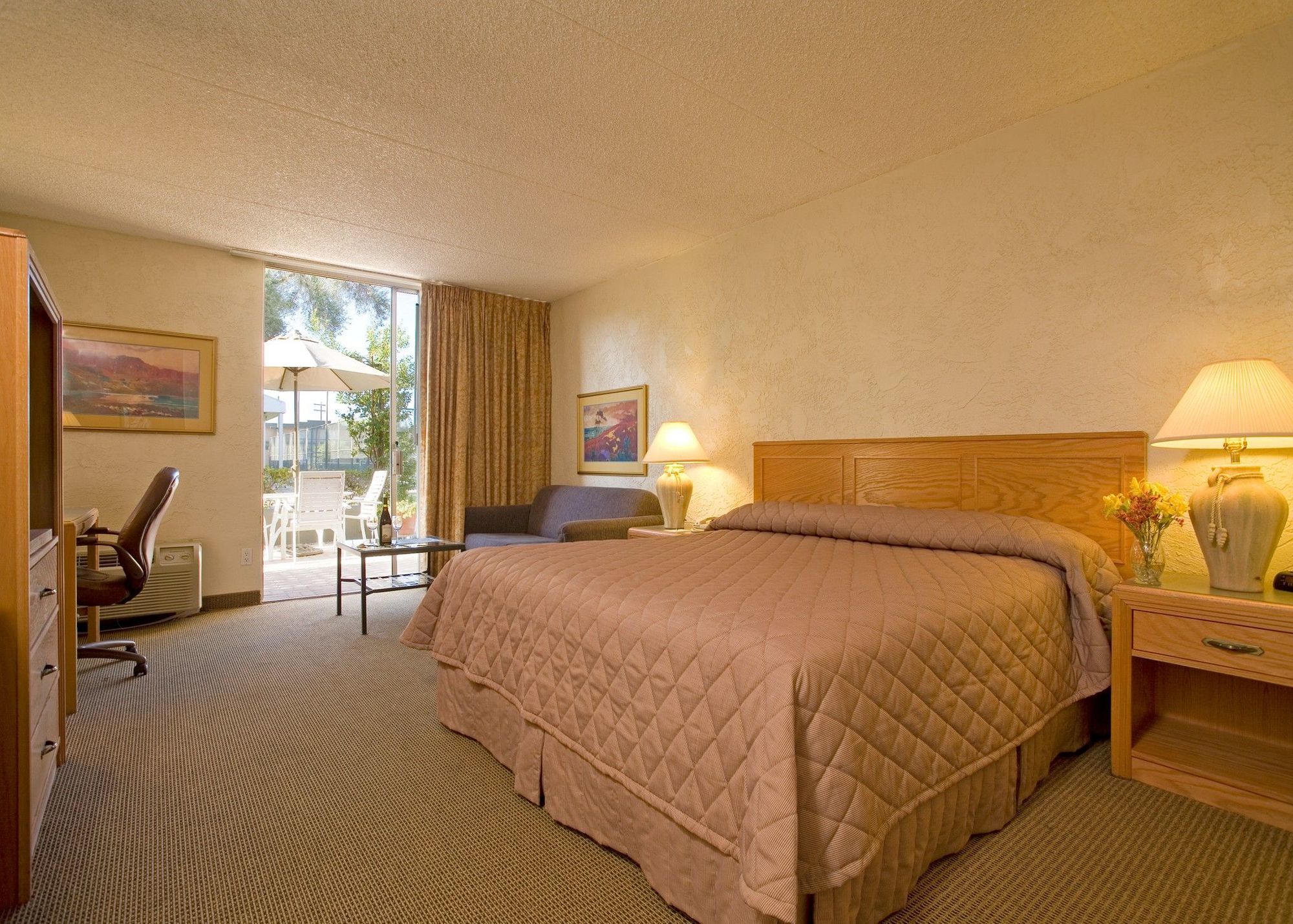 Ramada By Wyndham Hotel 3*